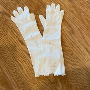 Vintage Ivory Gloves